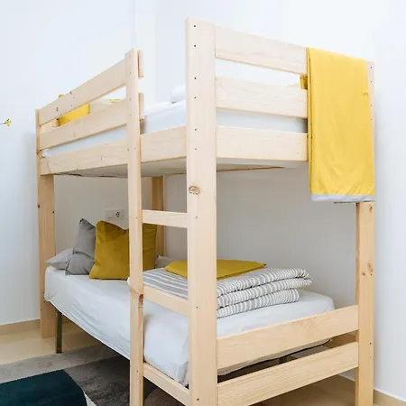 Bright Bunk Bed In Historic Center Homestay *