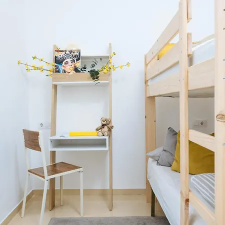 Bright Bunk Bed In Historic Center