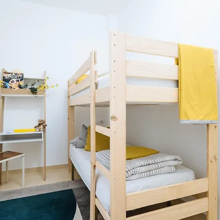 Bright Bunk Bed In Historic Center Homestay *