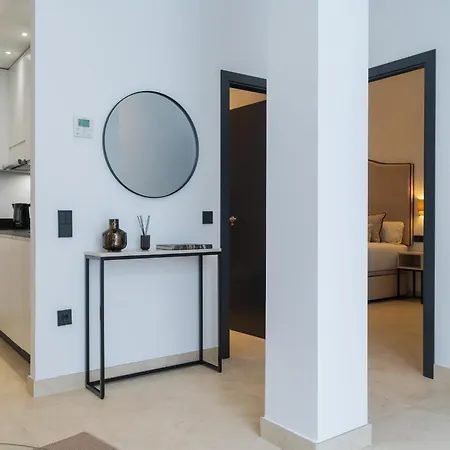 New Design - Private Patio - Gallos 2 Apartment *