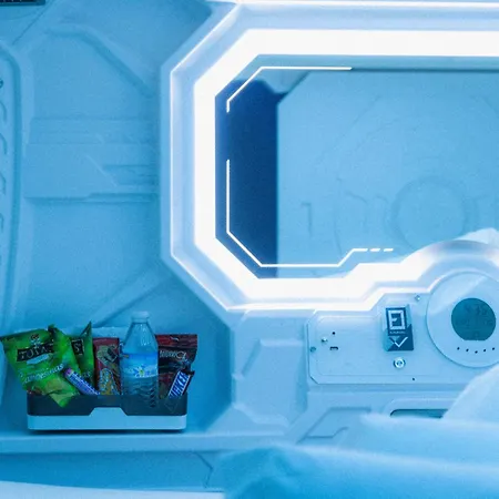 Futurotel Capsule hotel *