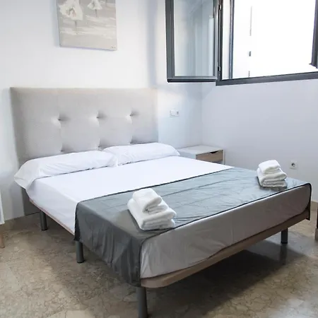 Nightinsevilla Teodosio Free Parking Sevilla