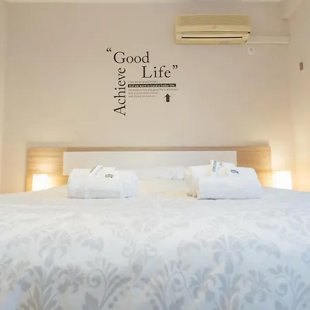 Wide And Diaphanous- 3bd 2bth- Alcazar Apartment
