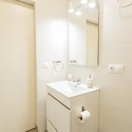 Wide And Diaphanous- 3bd 2bth- Alcazar *