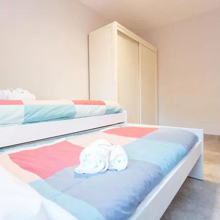 Wide And Diaphanous- 3bd 2bth- Alcazar Apartment *