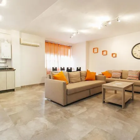 Apartment Wide And Diaphanous- 3bd 2bth- Alcazar