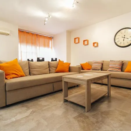 Apartment Wide And Diaphanous- 3bd 2bth- Alcazar *