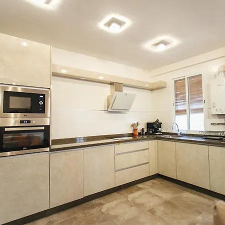 Wide And Diaphanous- 3bd 2bth- Alcazar Apartment Seville