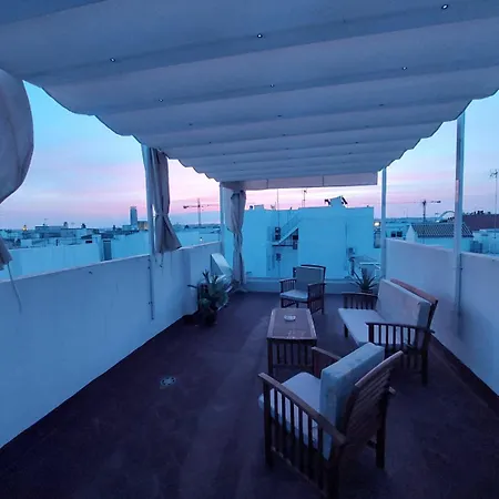 Mintystay - Penthouse Feria Apartment