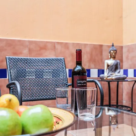 Apartment In Triana *