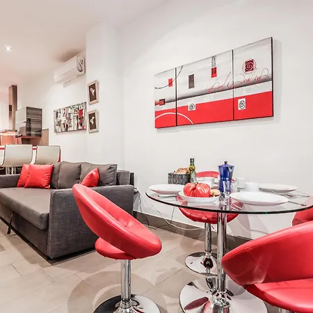 Apartment In Triana