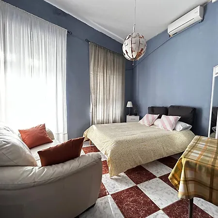 Santa Isabel Cost In Private House セビリア