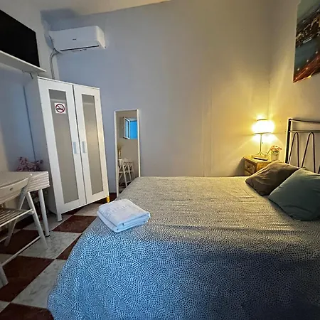ゲストハウス Santa Isabel Cost In Private House *