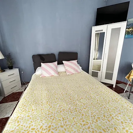 ゲストハウス Santa Isabel Cost In Private House セビリア
