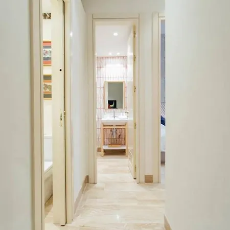 New With Height- 2bd 1bth- Pajaritos Apartment Seville