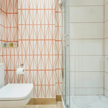 New With Height- 2bd 1bth- Pajaritos Apartment