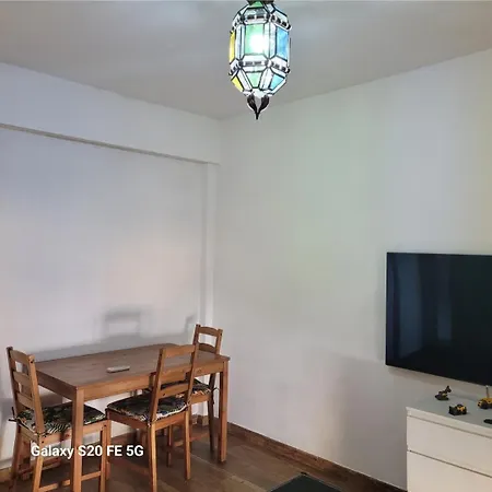 Dina's Place Apartment *