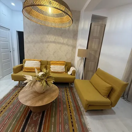 Penthouse Center