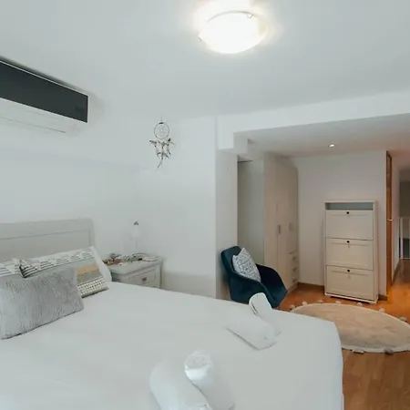 Apartment Cozy Next To The Alameda -2bdrm 1,5 Bath Seville