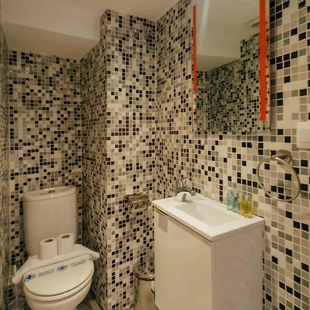 Cozy Next To The Alameda -2bdrm 1,5 Bath Apartment Seville