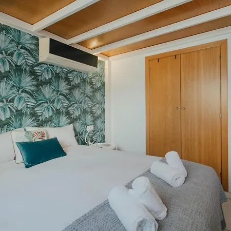 Cozy Next To The Alameda -2bdrm 1,5 Bath Apartment