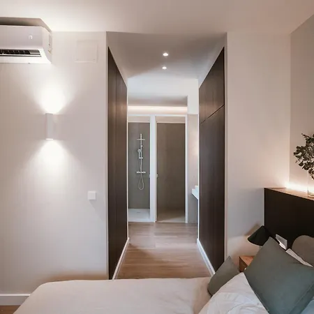 Brand New Penthouse -private Roof Terrace- Alameda Apartment *