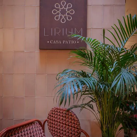 Pensión Lirium Casa Patio *