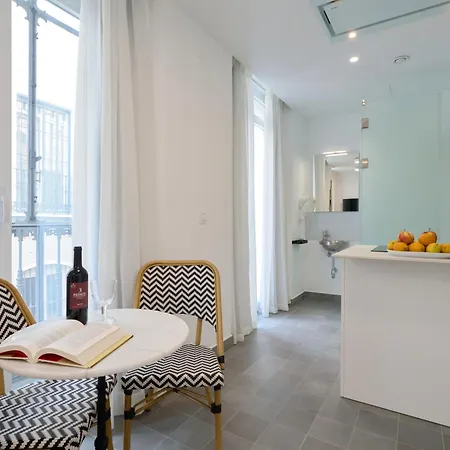 Naranjas Y Limones, By Homing U Aparthotel