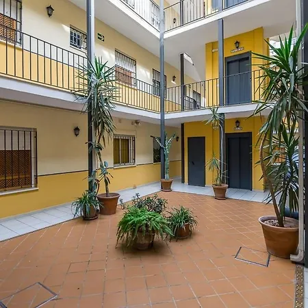 Deluxe Divina Apartment
