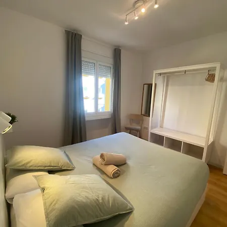 2 Bedroom Virgen De Begona Seville