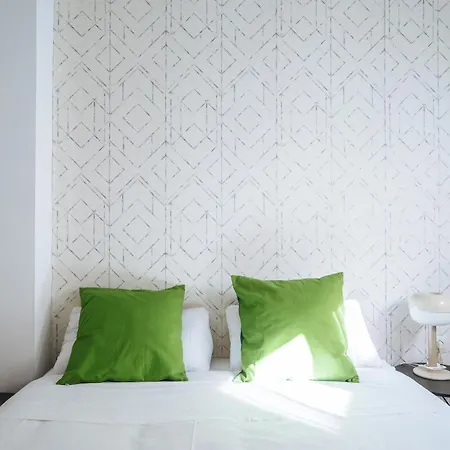 Homeyseville-lovely Duplex At Santa Cruz 10 Pax, Parking Optional Apartment Seville