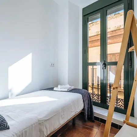 Homeyseville-lovely Duplex At Santa Cruz 10 Pax, Parking Optional Apartment