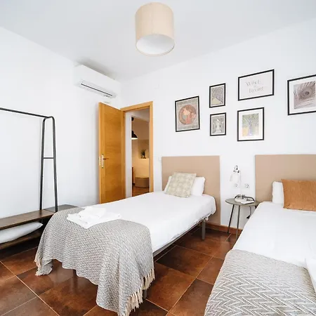 Homeyseville-lovely Duplex At Santa Cruz 10 Pax, Parking Optional *