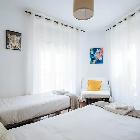 Homeyseville-lovely Duplex At Santa Cruz 10 Pax, Parking Optional Apartment *