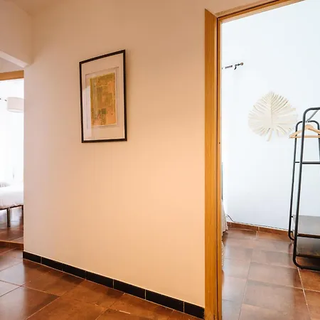 Apartment Homeyseville-lovely Duplex At Santa Cruz 10 Pax, Parking Optional Seville