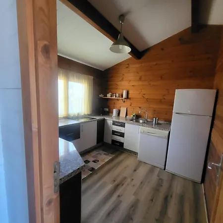Casa Madera Urbanizacion Socorro Holiday home