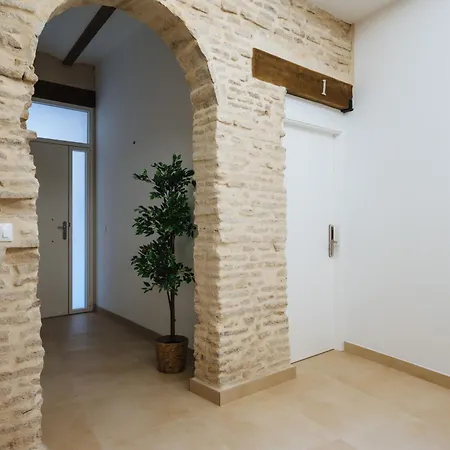 Guest house New Hostly Arenal Seville