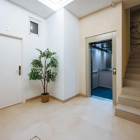 Guest house New Hostly Arenal Seville
