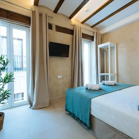 New Hostly Arenal * Sevilla