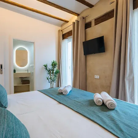 New Hostly Arenal Guest house Seville