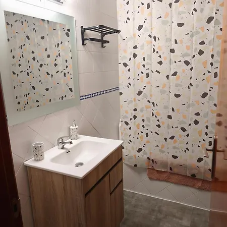 Apartment Fibes Ii Edificio Lux *
