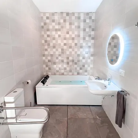 Estudio Con Jacuzzi Privado En Triana Apartment
