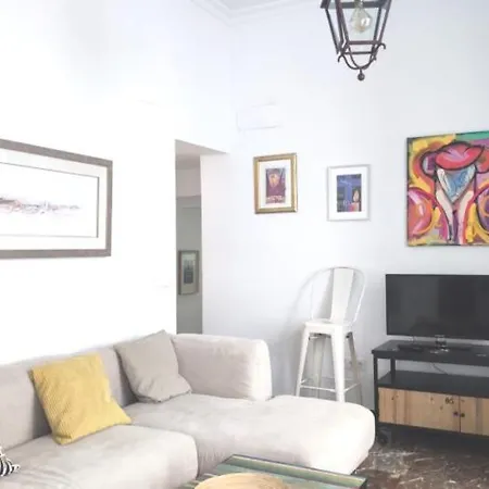 Апартаменты Faroles. Lovely And Peaceful Flat Centre