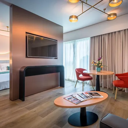 Barcelo Renacimiento Hotel 5*