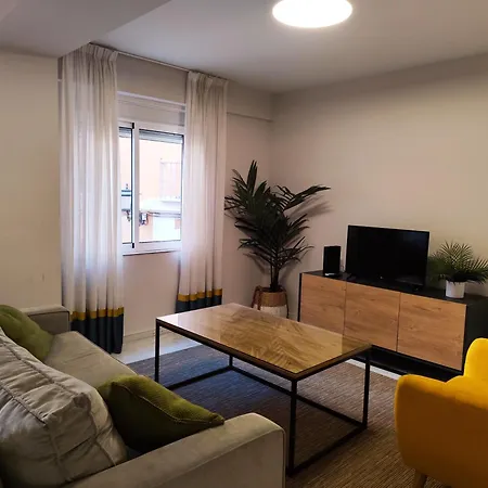 Yellow Sun Apartment Seville