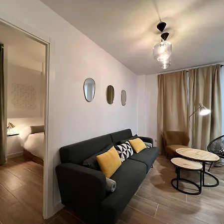 Alhondiga Luxury Apartment