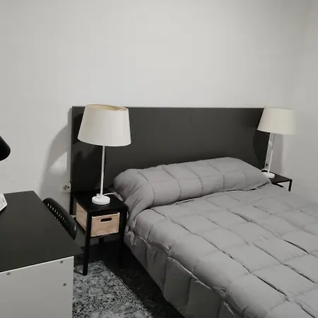 Kansas 68 Apartment