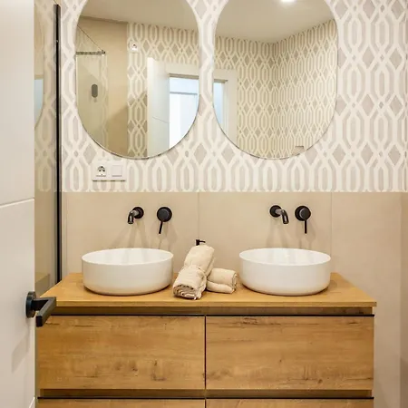 Apartman Charming 2 Bedrooms With Free Parking At Plaza Alameda By Ocityzen