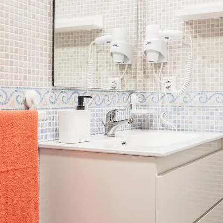 Benitez Parodi Recien Reformado Zona Multicultural Apartment Seville