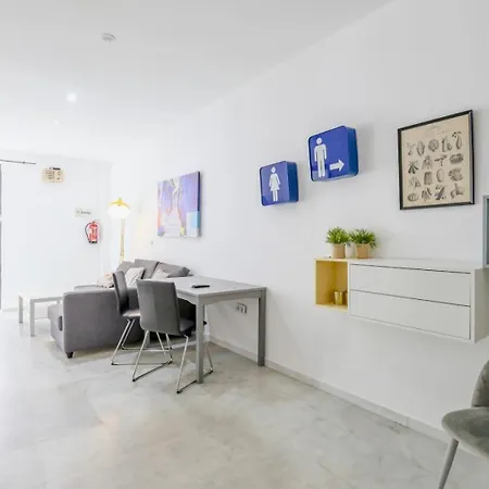 Apartment Becquer